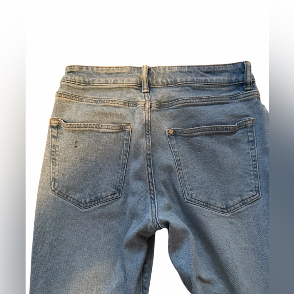 H&M light wash regular fit jeans. Size 30 x30. GUC - Picture 3 of 7